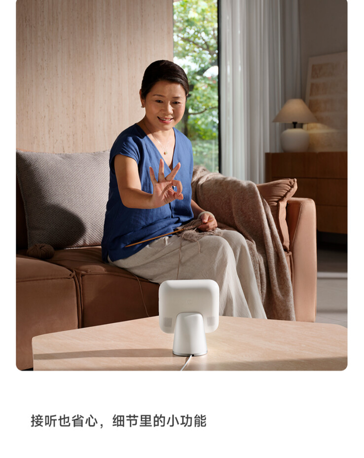 An 8MP sensor records at 4K, mounted on a head that rotates 360 degrees horizontally and tilts manually from 0 to 30 degrees.