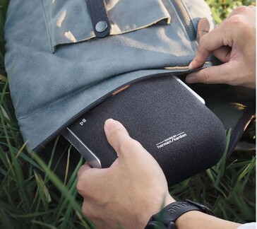 The Viewsonic M1X and M1S are compact projectors with internal batteries that can be used as power banks. (Image source: Viewsonic)