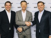 Sixt-Stellantis deal sealed: Alexander Sixt (Co-CEO Sixt), Uwe Hochgeschurtz (Stellantis Chief Operating Officer, Enlarged Europe), Konstantin Sixt (Co-CEO Sixt) - from left to right.