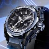 Zegarki Casio z serii MTG-B4000 mają kompaktową, kanciastą obudowę (56,6 × 45,3 × 14,4 mm). Na zdjęciu - Casio MTG-B4000B-1A2JF. (Źródło zdjęcia: Casio)