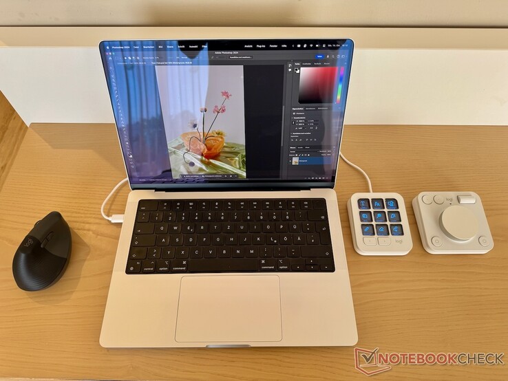 Logitech's marketing has focused on creative applications such as Adobe Photoshop for the MX Creative Console. (Image source: Notebookcheck)