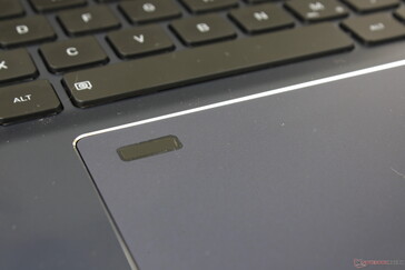 10 x 7 cm clickpad. The integrated mouse keys are quiet but with somewhat soft feedback