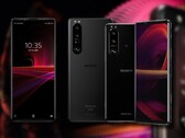 The Sony Xperia 1 III (L) and the Xperia 5 III (R) utilize Zeiss technology in the camera equipment. (Image source: Sony - edited)
