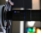 In China findet man bereits erste komplette Test- und Hands-On-Videos zum Zeiss-Kamera-Flaggschiff Vivo X300 Pro inklusive Teleconverter. (Bildquelle: Weibo)