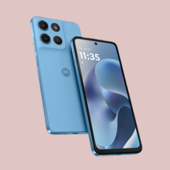 The Moto G17 Power in Pantone Alaskan Blue colorway (Image source: Motorola)