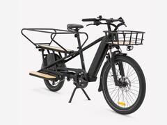 The Decathlon BTWIN R500E electric cargo bike is available in a new colorway. (Image source: Decathlon)