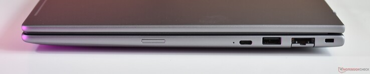 right: USB-C 3.2 Gen 2, USB-A 3.2 Gen 1, RJ45-Ethernet, Kensington lock slot