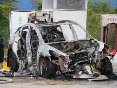 Tesla burnt to ashes at charging station (Image source: Dustin Weese and Jacquie Hower)