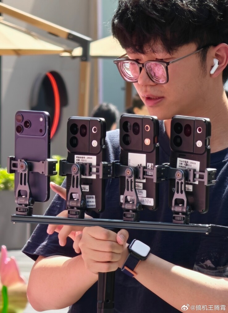 Alleged spy shots of the Oppo Find X10 series.