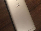 The Oneplus 3 and 3T had the same chassis but slightly different internals. (Source: wikipedia)