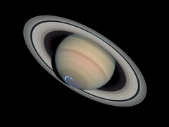 An image showing Saturn with auroras. (Image source: WikiImages - Pixabay)