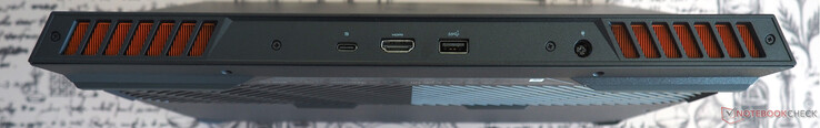 On the back: USB-C 3.2 Gen 2 incl. DisplayPort, HDMI 2.1, USB-A 3.2 Gen 1, power input