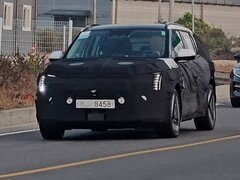 The Kia EV3 has been spotted testing on the road. (Image source: Autospy)