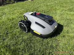 The Mammotion Yuka Mini is one of the best wireless robot lawnmowers for small gardens. (Image source: Marcus Schwarten / Notebookcheck)
