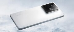 The Chinese variant of the Realme GT 7. (Image source: Realme) 