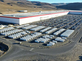 Nevada factory with Tesla Megapacks (image: Sawyer Meritt/X)