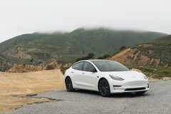 Tesla recalls some Model 3 and Model S vehicles after multiple issues were found. (Image source: Charlie Deets via Unsplash)