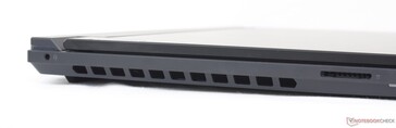 Lenovo Legion 9 - Left: Audio jack, Card reader