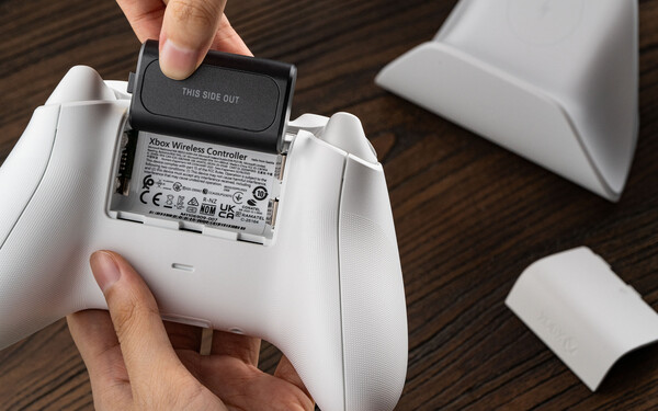 The Ultimate Charging Dock for Xbox Controllers comes with a wireless charging battery.