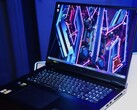 The top-notch Acer Predator Helios 18 with an RTX 4090 and Core i9 CPU has hit its lowest price yet (Image source: Alex Wätzel / Notebookcheck)