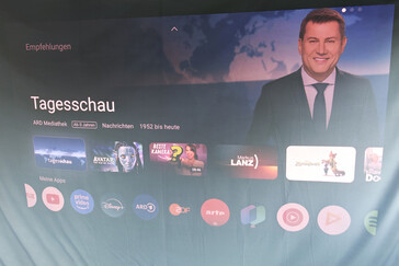 Outdoor projection screen (daylight) (Image source: Daniel Schmidt)