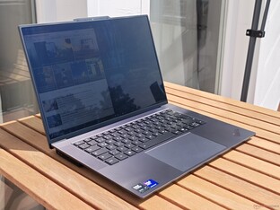 Outdoor (sunny)