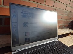 Schenker VIA 15 - outdoor use (in direct sunlight)