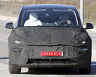 The Model Y Juniper may integrate its turn signals into the light bars (Image source: Autoexpress)