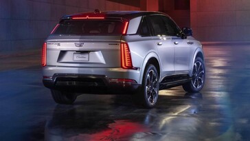 The Escalade IQ sits on 24-inch rims with huge 35-inch tires