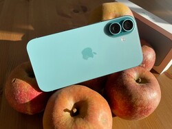 The Apple iPhone 16 is a very good compact phone (Image source: Manuel Masiero)