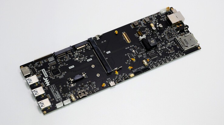 The MNT Reform Mainboard 3.0 features a 200-pin compute module connector.