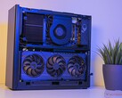 The Intel NUC 13 Extreme can be equipped with a graphics card, such as the Nvidia GeForce RTX 3080 Ti shown here (Image source: Sebastian Bade / Notebookcheck)