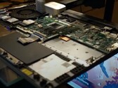 The AMD Ryzen 3 4300U can run Crysis without any direct cooling. (Image source: Fritzchens Fritz)