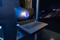The Alienware x17 R2 offers an unlocked Core i9-12900HK Alder Lake processor and up to RTX 3080 Ti graphics. (Image Source: Dell)