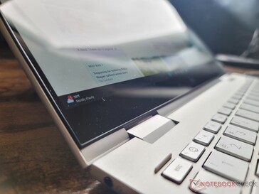 Edge-to-edge glossy glass overlay
