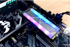 The Klevv CRAS X M.2 NVMe SSD sports wireless RGB LEDs. (Source: KitGuru)