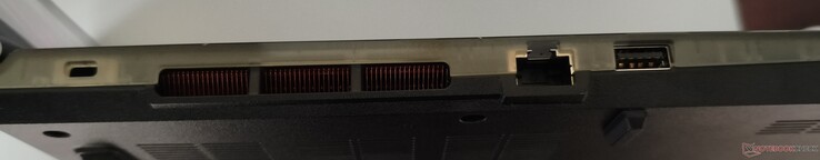 Left side: Kensington lock, RJ45 LAN, USB-A 3.1