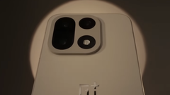 The OnePlus 15. (Image source: OnePlus)