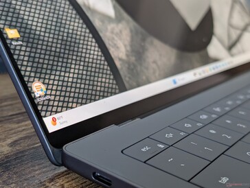 Edge-to-edge glossy glass overlay