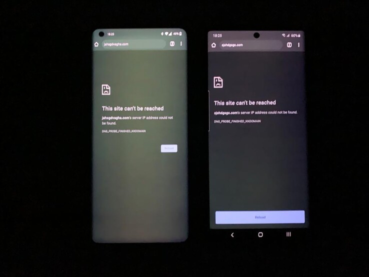 OnePlus 8 Pro on the left, Samsung Galaxy Note 10+ on the right. (Source: u/WhateverSuitsYou)