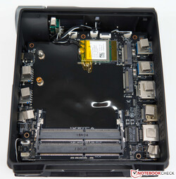 The interior of the Ace Magician AMR5