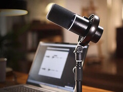 The Maono PD200W hybrid wireless dynamic mic for podcasting has dropped under $100 on Amazon. (Image source: Maono)