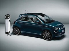 Stellantis plans to double its Fiat New 500 EV production year on year. (Image source: Fiat)