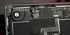 Does the MacBook Air 2020 have an overheating problem? (Image source: Apple)