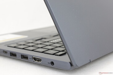 Smooth matte surfaces from top to bottom. Fingerprints don't accumulate as quickly as we had anticipated