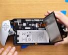 PlayStation Portal makes battery replacement unnecessarily complicated. (Image: Jacob R, YouTube)