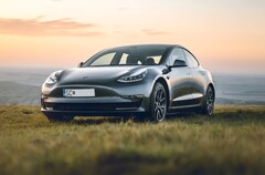 Tesla&#039;s Model 3 Performance is a dual-motor AWD fastback sedan that has repeatedly broken sales records. (Image source: Tesla)