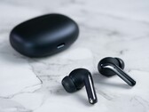 Xiaomi Buds 3T Pro (Image Source: Amanz - Unsplash)