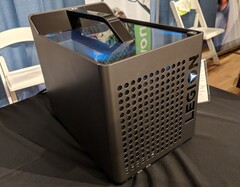 The compact Legion Cube C730might not really appeal to mini PC fans because of its 20-pound weights. (source: Liliputing)