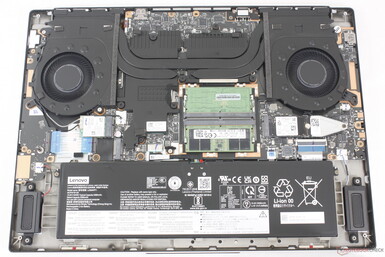 The cooling unit of the Legion 7 16 can handle 145 Watts. (image source: Notebookcheck)